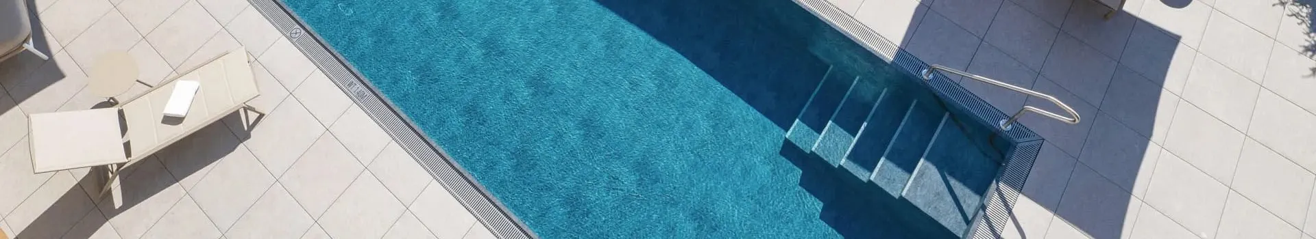 Bild vom Pool, Vogelperspektive